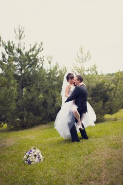 kaldırımı yeni-evliler