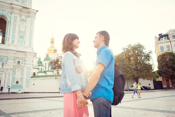 City walk of falling in love, gladness, happiness, smile, love. — Stock Photo, Image