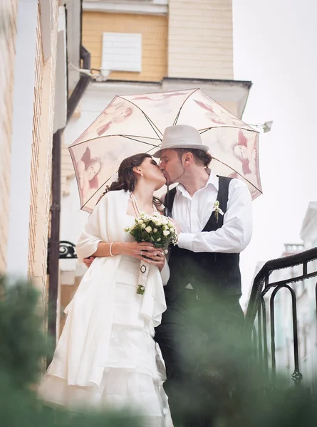 Novia y novio durante la boda —  Fotos de Stock