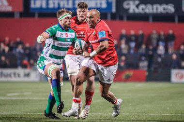 25 Mart 2022, Cork, İrlanda - Simon Zebo, Birleşik Rugby Şampiyonası maçında Munster (51) ve Benetton (22))