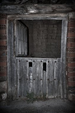 Tahta kapı.