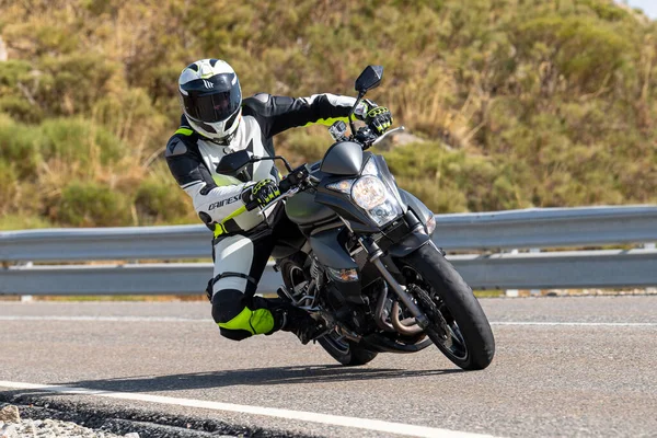 Motociclista Deitado Asfalto Foto Tirada Outubro 2020 Porto Navalmoral Província — Fotografia de Stock
