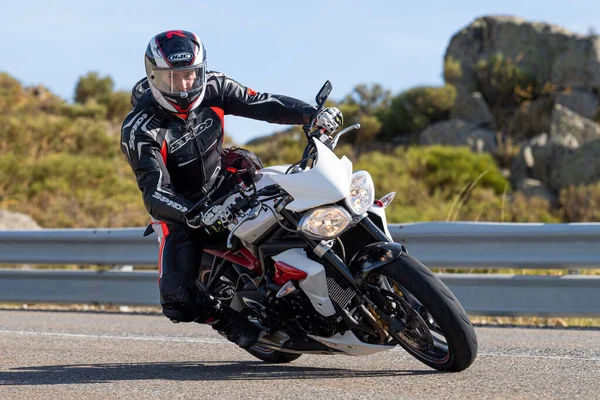 Motorcyclist Driving Road While Taking Sharp Curve — Stock Photo, Image