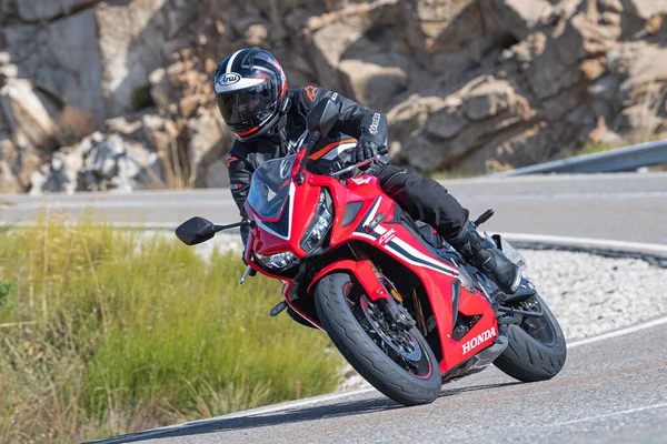 Motociclista Godendo Sua Moto Angolo Fotografia Scattata Nel Porto Navalmoral — Foto Stock