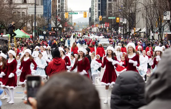 Mooie santas op christmas parade Stockfoto