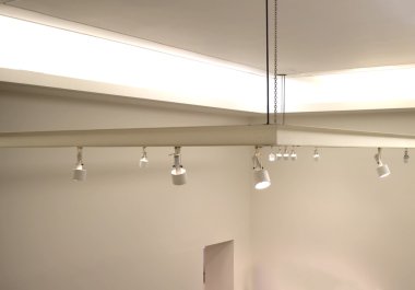 Tavanda ışık fikstür