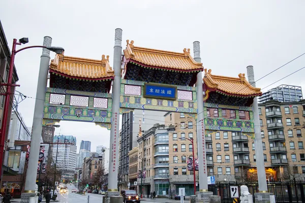 Milleniumstor in vancouver chinatown lizenzfreie Stockbilder