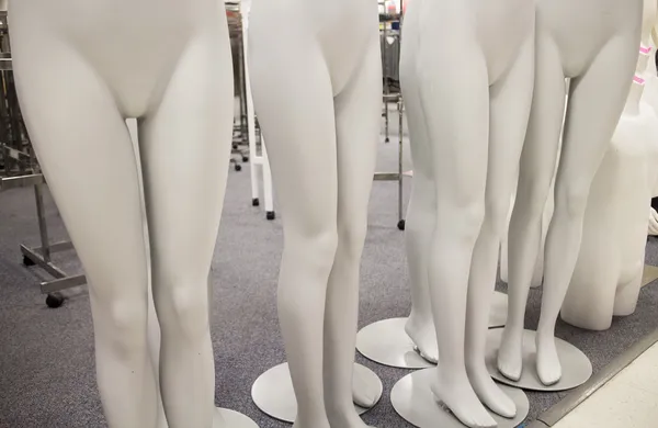 Desnudo maniquí piernas en exhibición — Foto de Stock