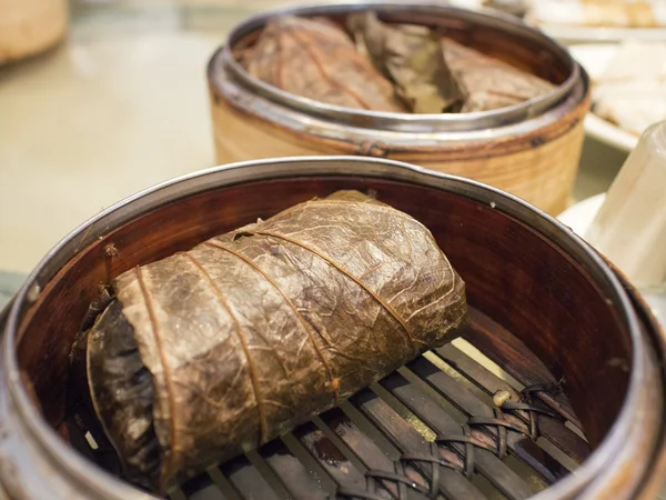 Çin dim sum - yapışkan pirinç sarma