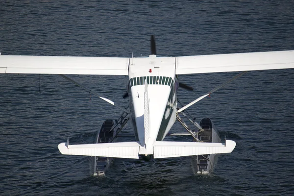 Seaplane taking off — Stock Photo, Image