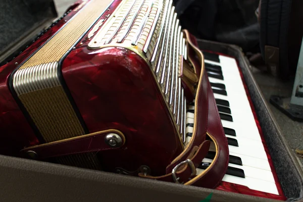 Ziehharmonika im Koffer — Stockfoto