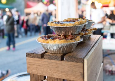 calendario de madera vieja con el 22 de febrero