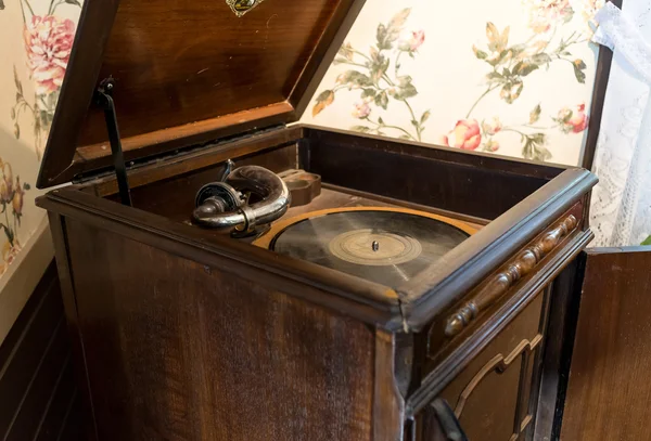 Old time record player — Stock Photo, Image