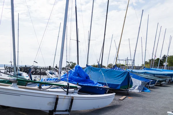 Segelbåtar på ambleside park — Stockfoto