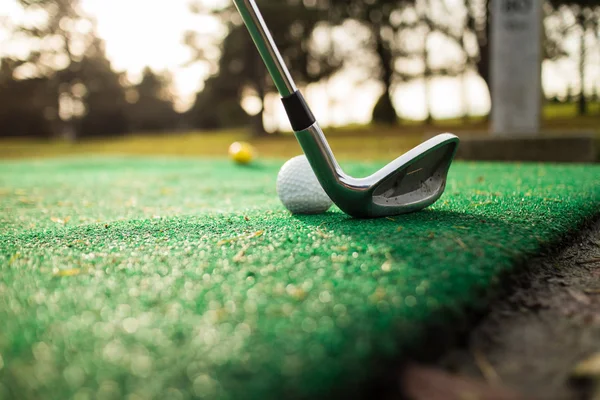 pitch tee kapalı ve vurmak