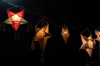 El yapımı noel yıldızı kopyalanmış uzayda sergileniyor