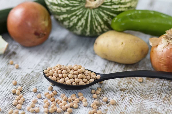 Lentejas Verduras Crudas Sobre Una Mesa Madera — Foto de Stock