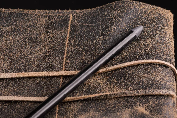 Black Pencil Leather Bound Diary — Stockfoto
