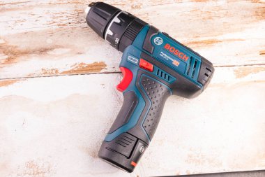 Bosch kablosuz tornavida kafa kafaya çarpışmış.