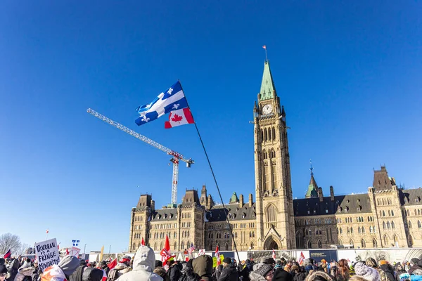 Kanadalı kamyoncu özgürlük konvoyu protesto etti