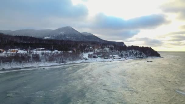 Pobřeží Sainte Anne des Monts po drone — Stock video