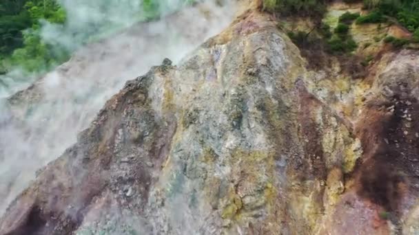 Close Aerial Footage Natural Volcano Rock Formations Rising Steam Mag — Stockvideo