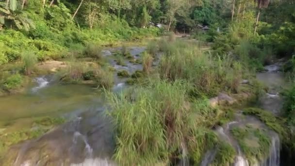 Drone Footage Cascading Waterfalls Shallow River Visitor Center Tourists Riverbank — Wideo stockowe