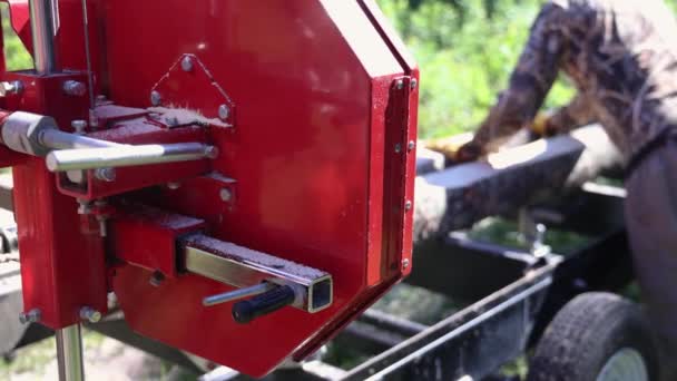 Closeup Selective Focus Clip Adjustable Levers Portable Industrial Sawmill Blurry — Αρχείο Βίντεο