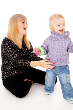 küçük bir bebek ile anne çalış