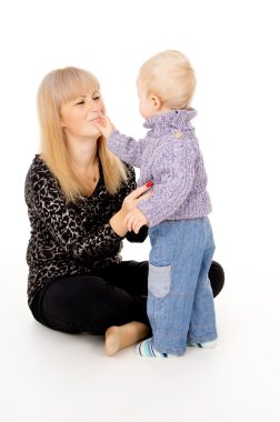 Anne, onun küçük bebek tatlı şeker vermek
