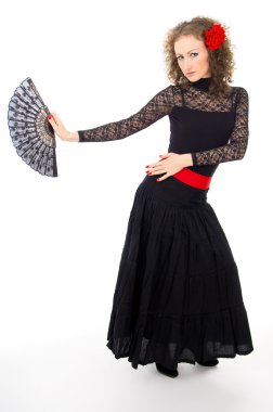 carmen dans siyah elbiseli kız