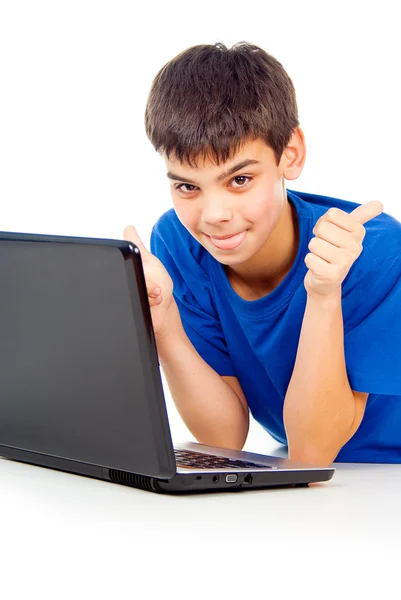 Boldog fiú egy laptop — Stock Fotó