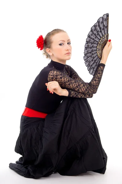 Девушка Кармен в платье и веер — стоковое фото