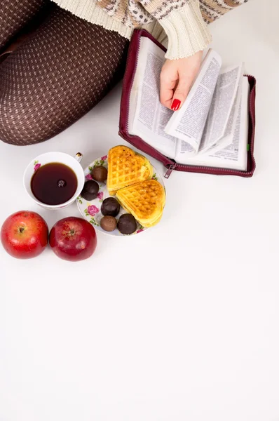 Composition close-up Bible and sweets — Stock Photo, Image