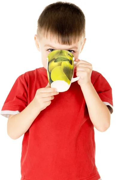 Un niño pequeño bebe con tazas — Foto de Stock