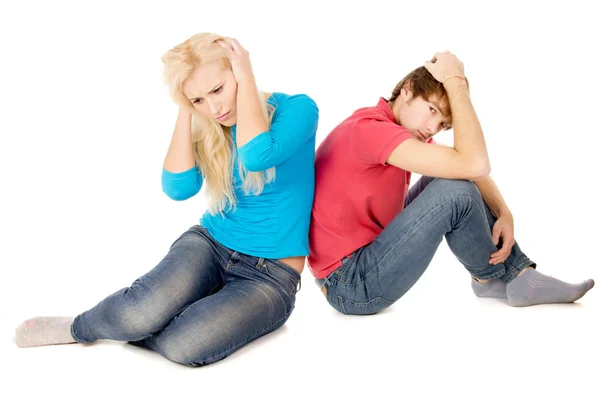 Dans la famille trahison fille et gars assis frustré — Photo