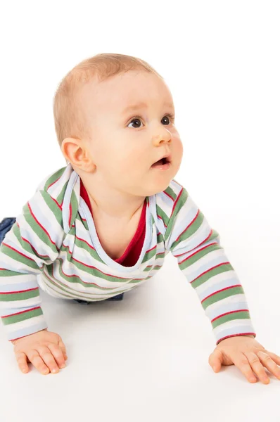 Младенец ползает по полу — стоковое фото