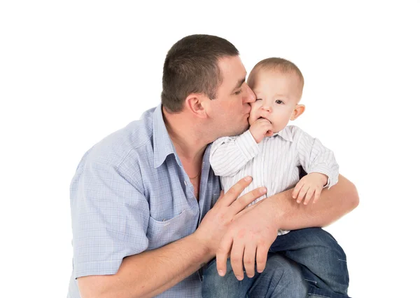 Pai beija filho pequeno — Fotografia de Stock