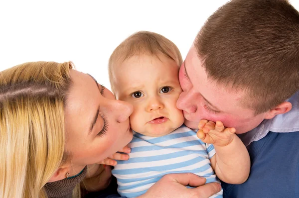 Padres besan a su bebé — Foto de Stock