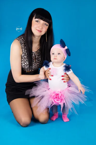 Young mother with her daughter — Stock Photo, Image