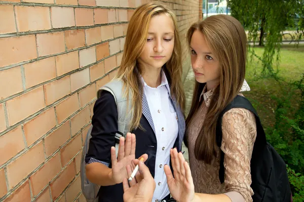 Young girls against smoking — Stock Photo, Image