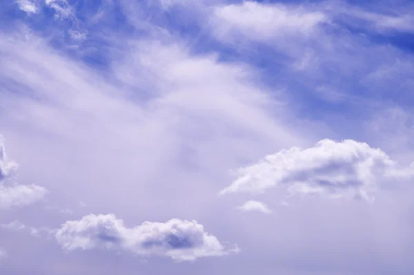Achtergrond, wolken en heldere hemel — Stockfoto