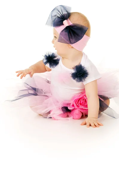 Meisje van de baby in mooie kleren — Stockfoto