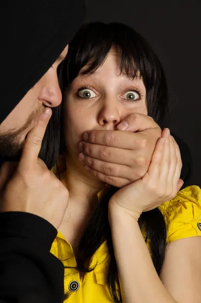 Offender grabbed the girl — Stock Photo, Image