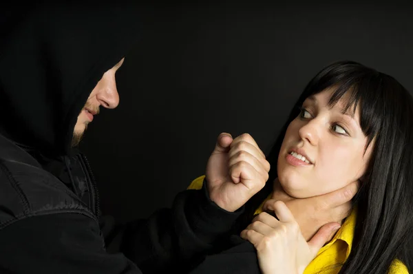 Offender threatened the girl with his fist — Stock Photo, Image