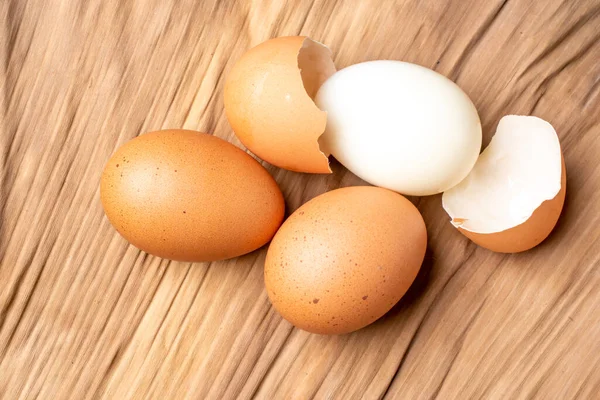 Kurutulmuş Muz Izinlerinde Haşlanmış Yumurta Yumuşak Odaklanma — Stok fotoğraf