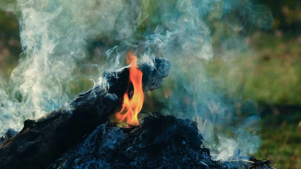 Fuego Llamas Las Llamas Las Chispas Ardientes Acercan Patrones Fuego — Foto de Stock