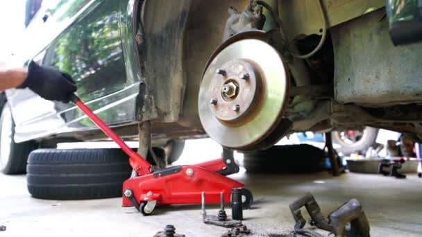 Car Brakes Damaged Brake Assist Repair Car Maintenance Mechanic Repairing — Vídeos de Stock