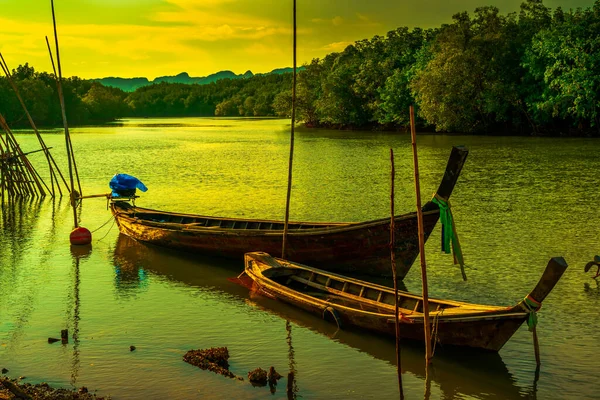 Broken Ship Old Abandoned Ship Ocean Shore Thai Wooden Motorboat — Stock fotografie