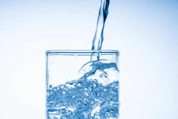 Cubo Gelo Caiu Copo Água Água Salpicada Vidro Transparente Conceito — Fotografia de Stock